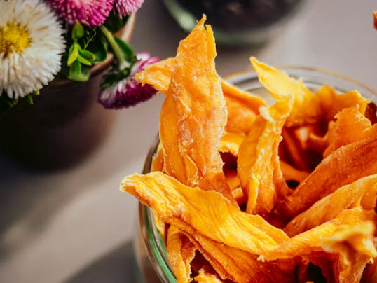 Mango (Mangifera indica)